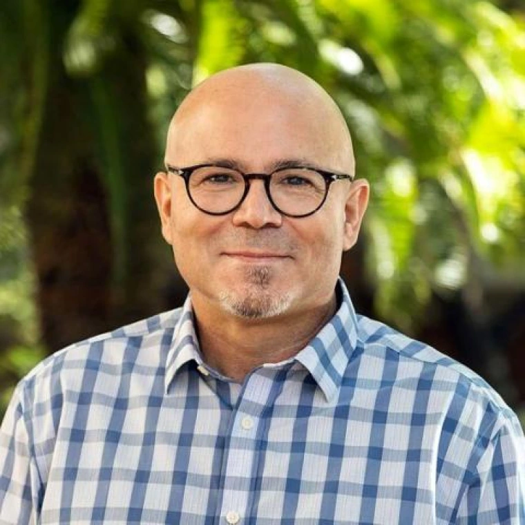 Barak Orbach headshot