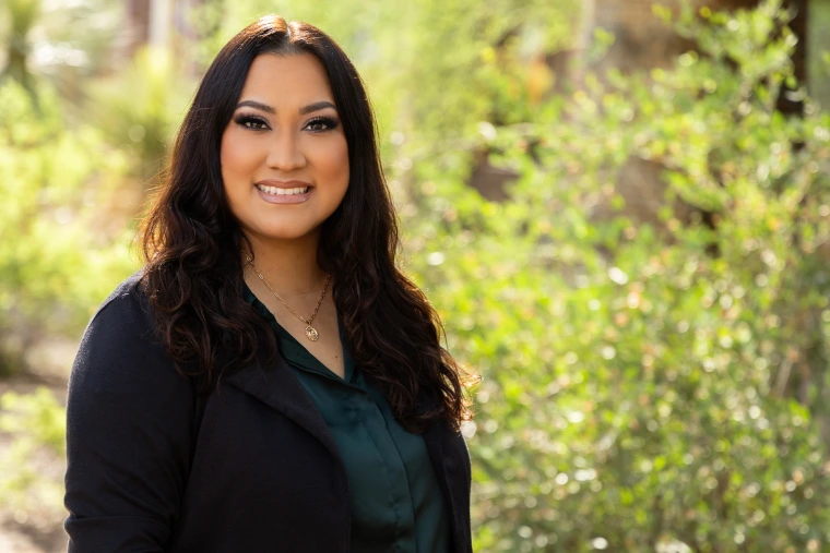 Gina Andrade headshot